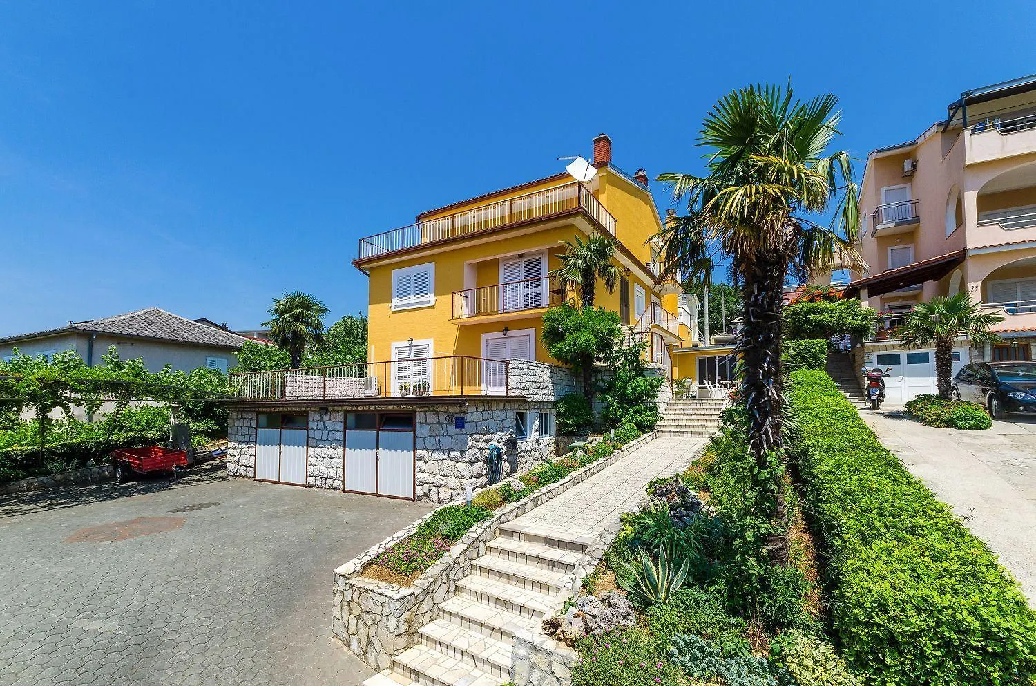 Komfortables Apartment Nur 200 Meter Zum Strand Mit 2 Balkone, Meerblick, Grill Crikvenica