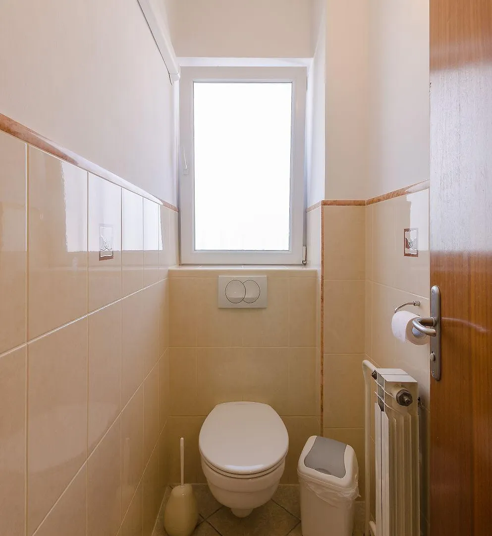 Komfortables Apartment Nur 200 Meter Zum Strand Mit 2 Balkone, Meerblick, Grill Crikvenica 0*,
