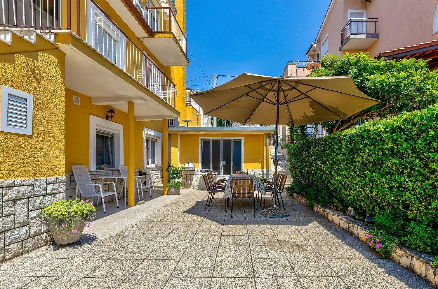 Komfortables Apartment Nur 200 Meter Zum Strand Mit 2 Balkone, Meerblick, Grill Crikvenica