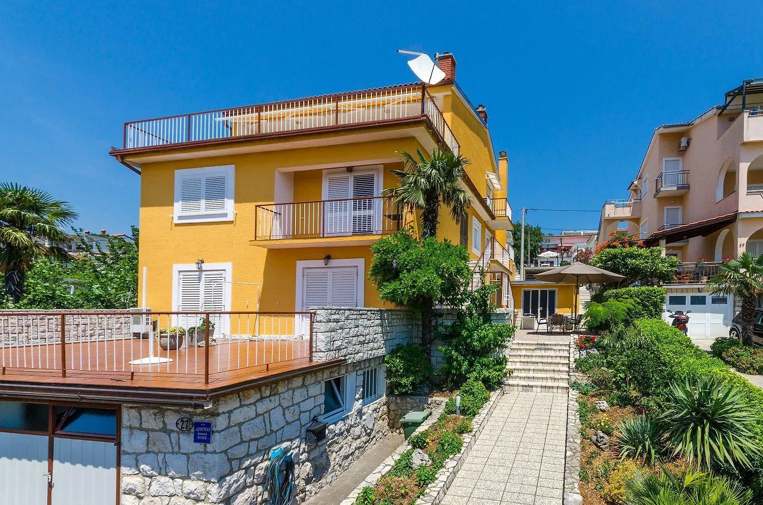 Komfortables Apartment Nur 200 Meter Zum Strand Mit 2 Balkone, Meerblick, Grill Crikvenica
