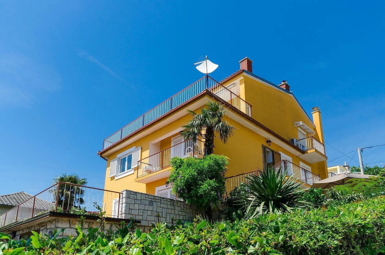 Komfortables Apartment Nur 200 Meter Zum Strand Mit 2 Balkone, Meerblick, Grill Crikvenica